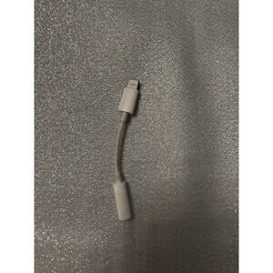 Apple MU7E2AM/A USB-C to 3.5 mm Headphone Jack Adapter